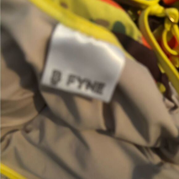 BFYNE SWIM one piece swim wear one arm new
SOMAYA SWIMSUIT graphic sold out - Picture 6 of 8